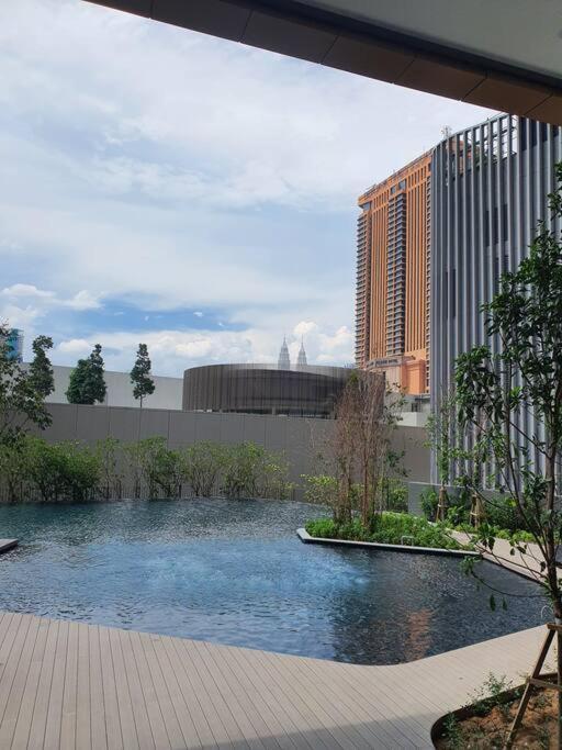Appartamento Infinity Pool/ Lucentia Bbcc, Near Lalaport, Pnb118, Klcc Kuala Lumpur Esterno foto