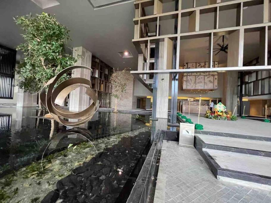 Appartamento Infinity Pool/ Lucentia Bbcc, Near Lalaport, Pnb118, Klcc Kuala Lumpur Esterno foto