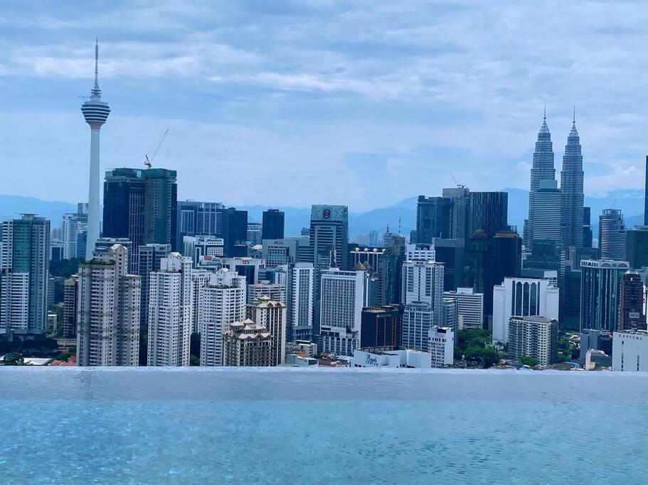 Appartamento Infinity Pool/ Lucentia Bbcc, Near Lalaport, Pnb118, Klcc Kuala Lumpur Esterno foto