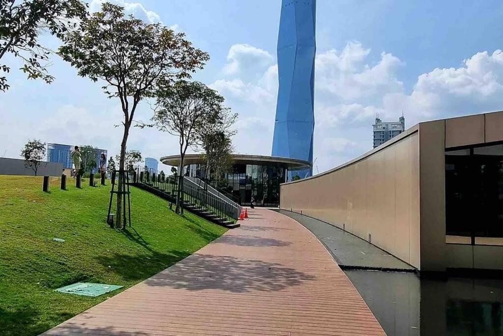 Appartamento Infinity Pool/ Lucentia Bbcc, Near Lalaport, Pnb118, Klcc Kuala Lumpur Esterno foto