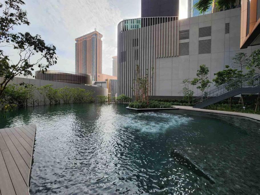 Appartamento Infinity Pool/ Lucentia Bbcc, Near Lalaport, Pnb118, Klcc Kuala Lumpur Esterno foto