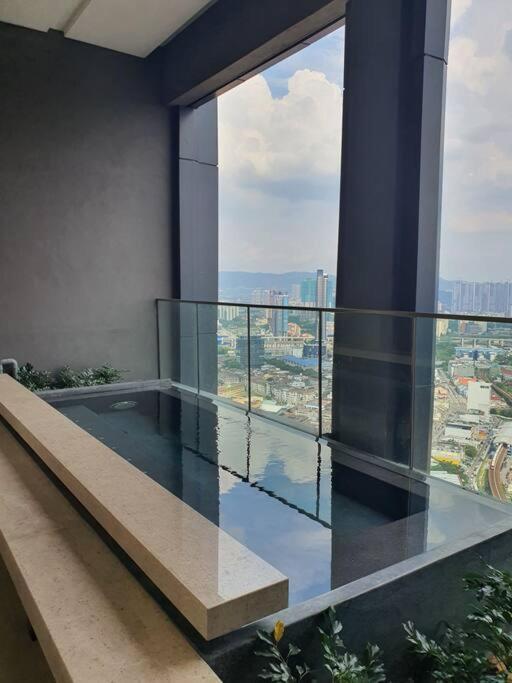 Appartamento Infinity Pool/ Lucentia Bbcc, Near Lalaport, Pnb118, Klcc Kuala Lumpur Esterno foto