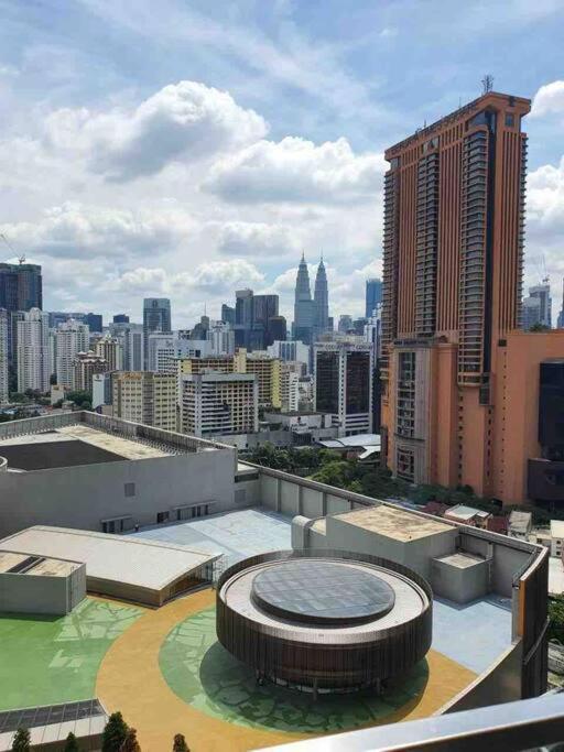 Appartamento Infinity Pool/ Lucentia Bbcc, Near Lalaport, Pnb118, Klcc Kuala Lumpur Esterno foto