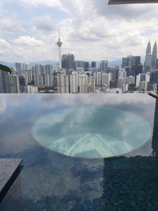 Appartamento Infinity Pool/ Lucentia Bbcc, Near Lalaport, Pnb118, Klcc Kuala Lumpur Esterno foto