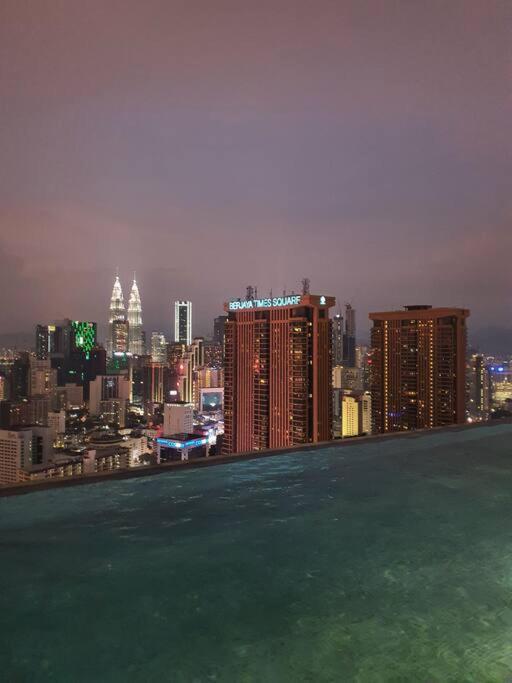 Appartamento Infinity Pool/ Lucentia Bbcc, Near Lalaport, Pnb118, Klcc Kuala Lumpur Esterno foto
